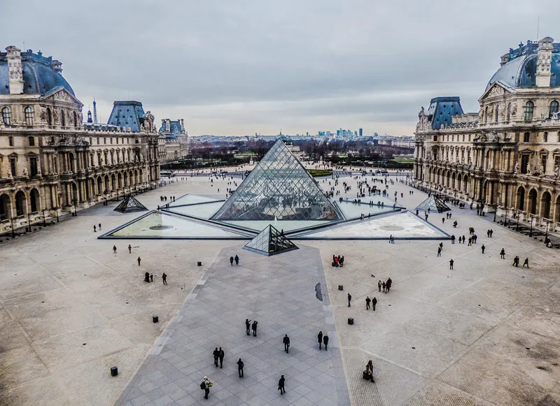 Louvre dünyanın en çok ziyaret edilen galerisi