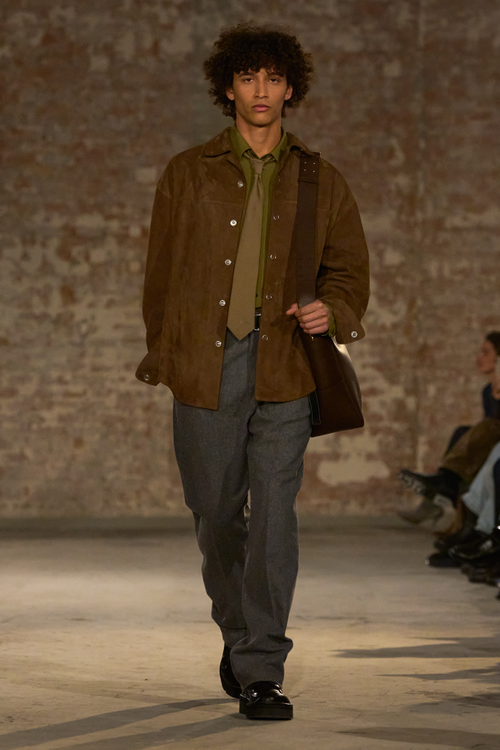 Ami Paris’in Yeni Koleksiyonu Parislilere Saygı Duruşu