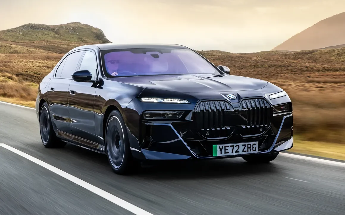 2025 Lüks Elektrikli Arabalar Top 10 ve Satın Alma Rehberi