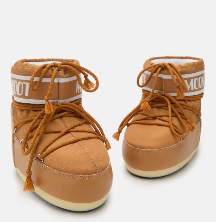 Moon Boots Su Geçirmez mi? Kış İçin Güvenilir Rehber