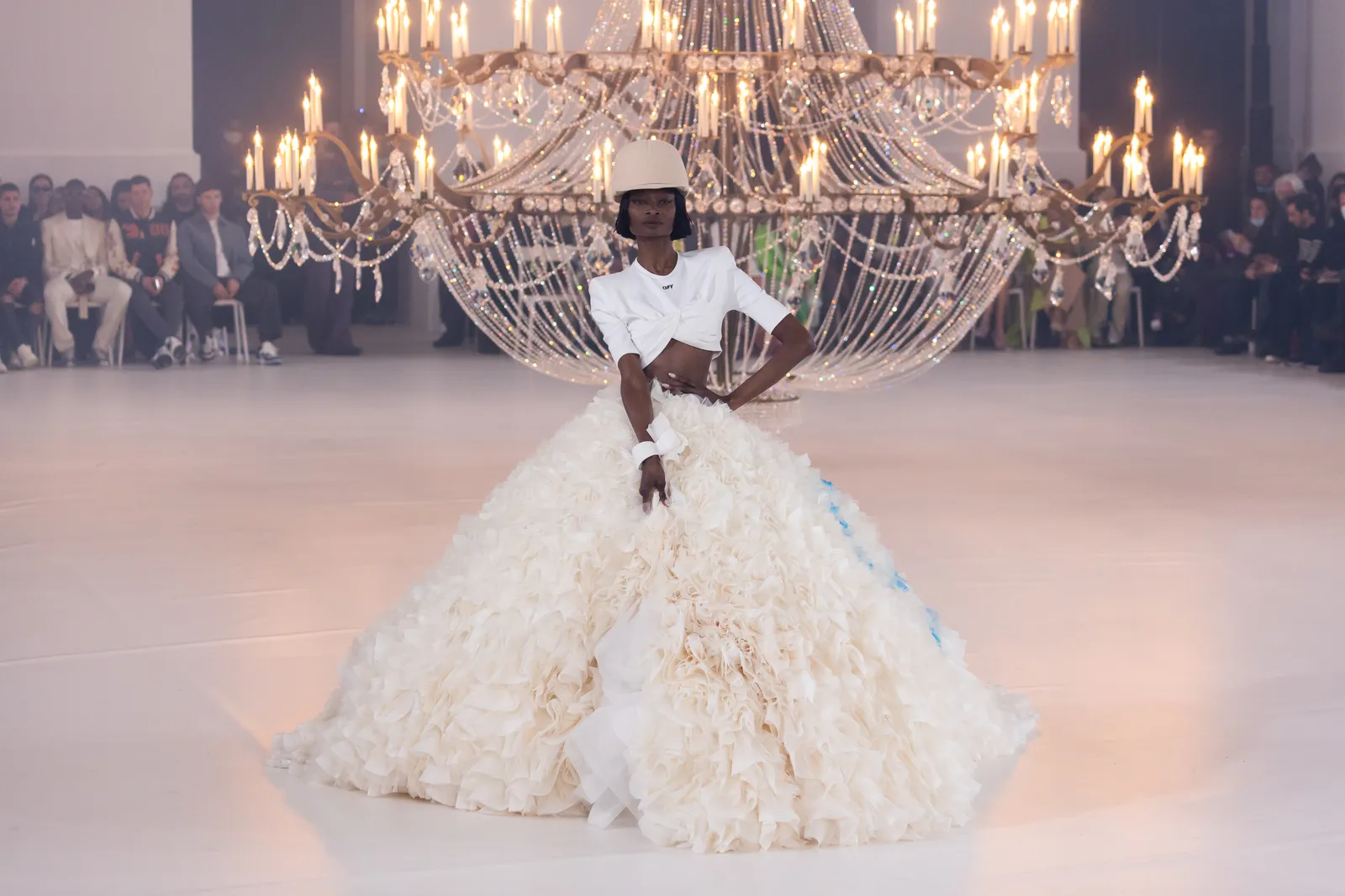 Off White Giyim Markası Benzersiz Vizyon