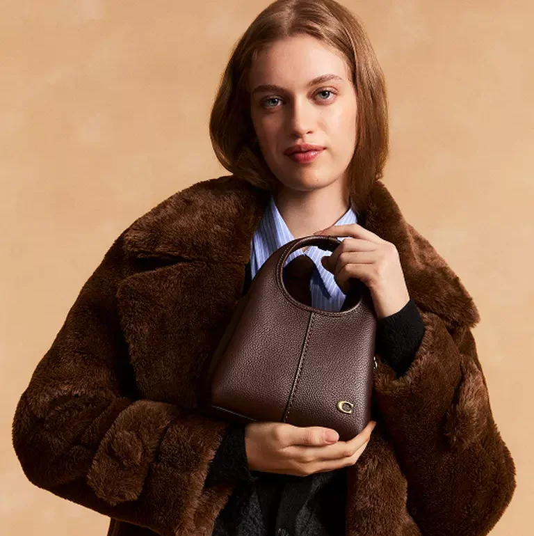 Coach lüks bir marka mı – gerçekten nasıl sınıflandırılmalı?