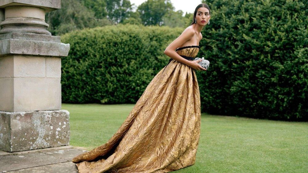 Gece elbisesiyle hangi çanta tercih edilmeli?