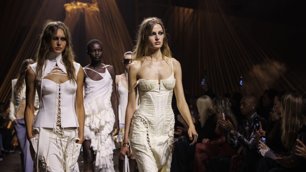 2026 İlkbahar-Yaz Sezonunda Neler Moda Olacak