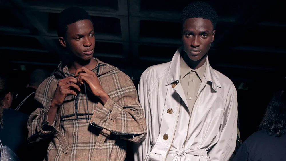Burberry Kısa Ceket Nasıl Anlaşılır