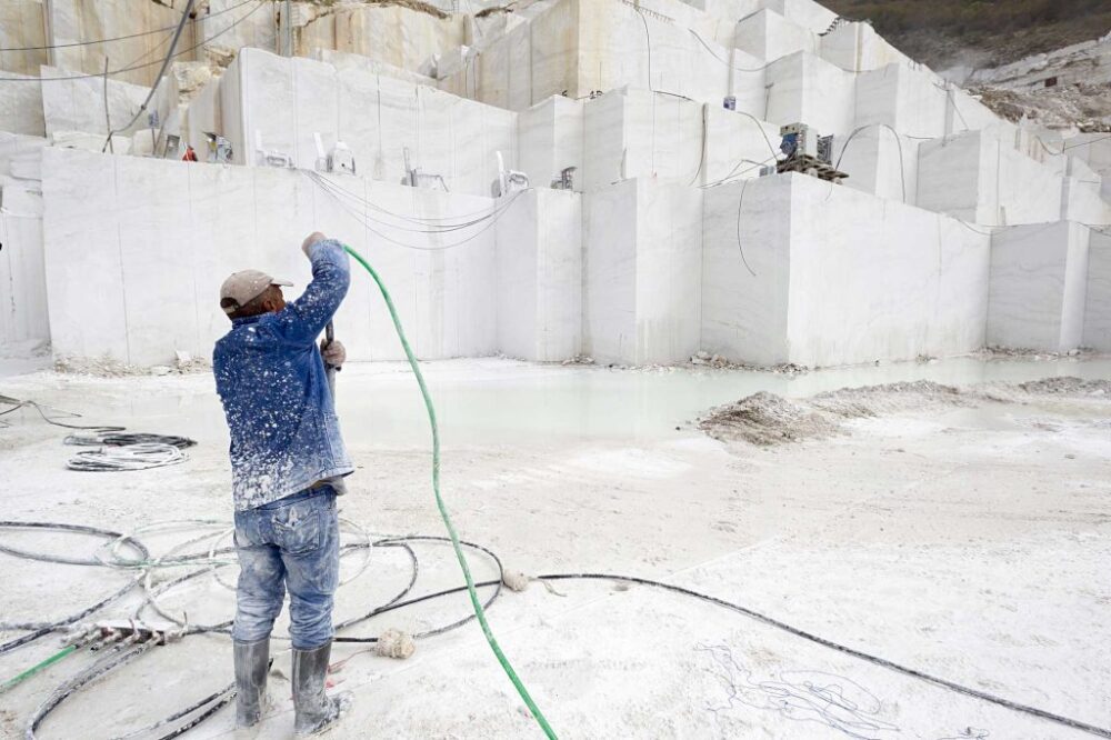Carrara Z Mermeri Çıkarımı